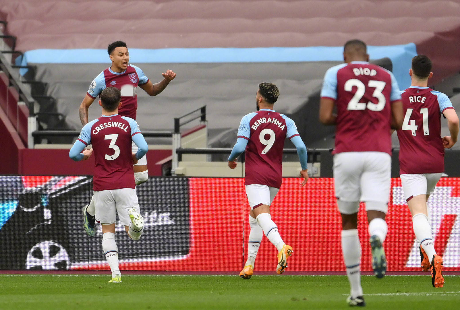 多运动员在 多运动员在