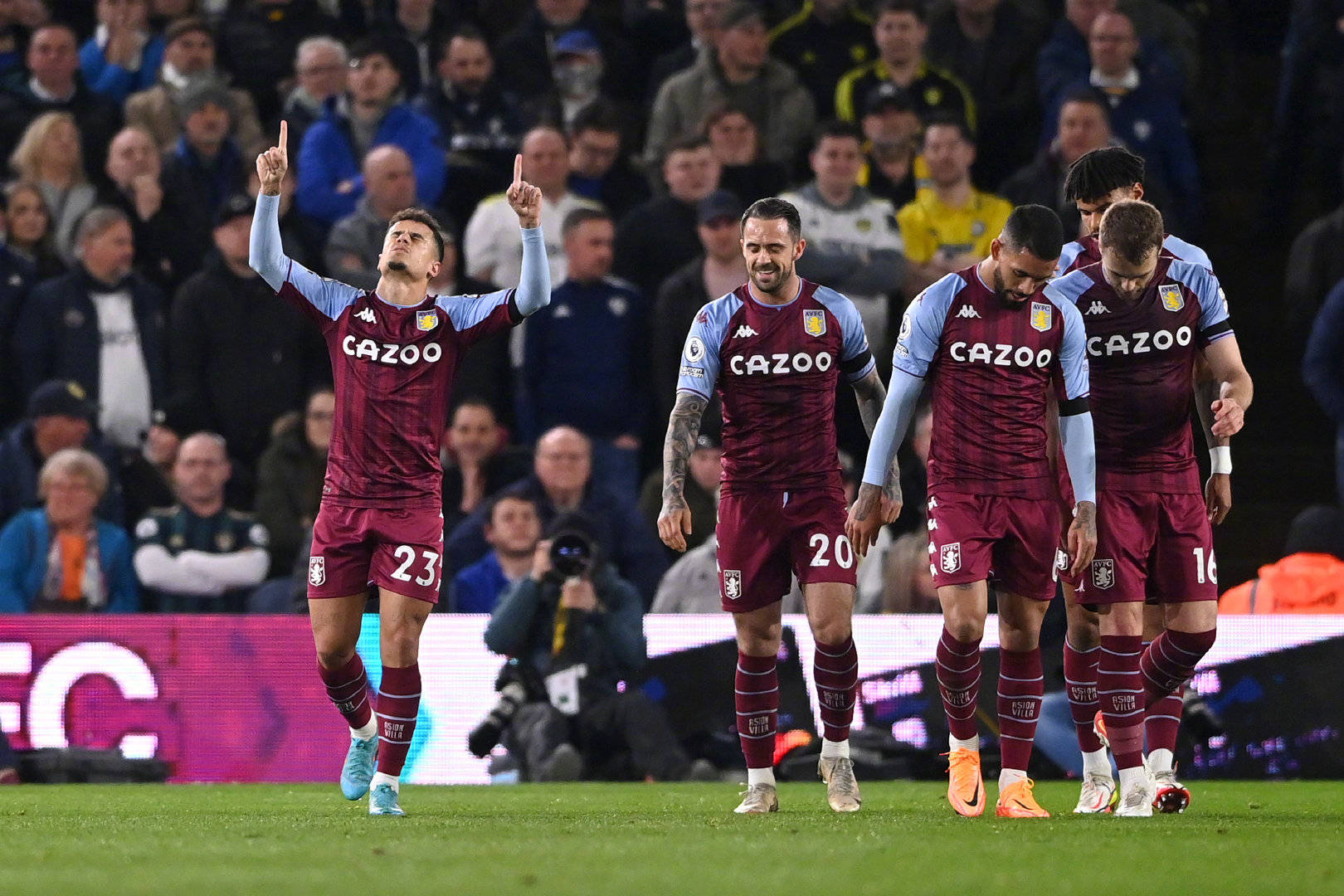 法尔克：曼城关注奥尔莫；拜仁在维尔茨的谈判中更进一步.